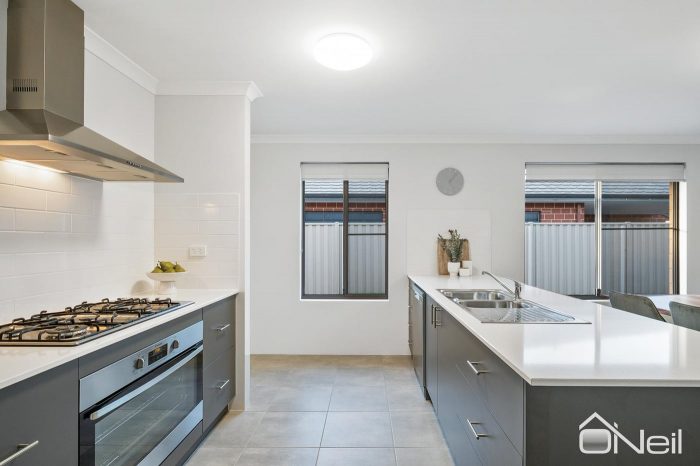 43 Keehner Entrance, Martin WA 6110, Australia