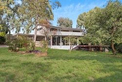 2 Ridge Ave, Myrtle Bank SA 5064, Australia