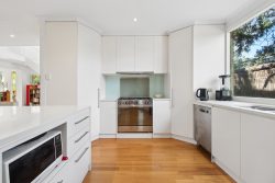2 Ridge Ave, Myrtle Bank SA 5064, Australia