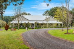 243 Knox Rd, Romsey VIC 3434, Australia