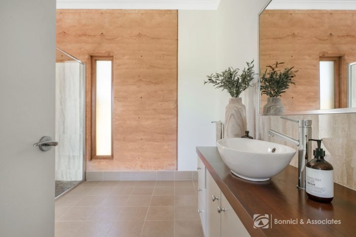 39 Lees Ln, Bonegilla VIC 3691, Australia