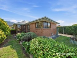 9 Lever Ct, Glenorchy TAS 7010, Australia
