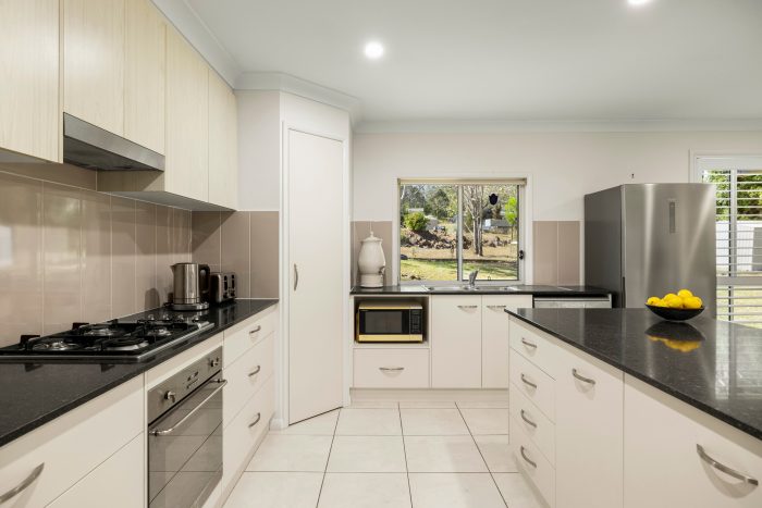 13 Lilly Ave, Cawdor QLD 4352, Australia