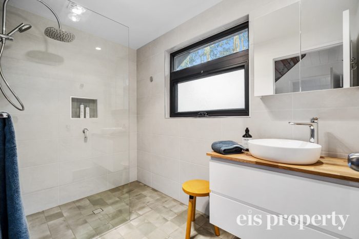 29 Liverpool Cres, West Hobart TAS 7000, Australia