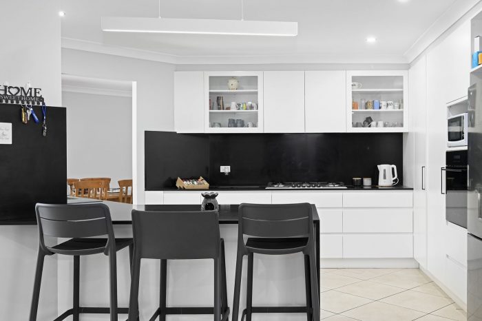 5 Lytham Ct, Glenmore Park NSW 2745, Australia