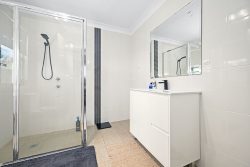 5 Lytham Ct, Glenmore Park NSW 2745, Australia