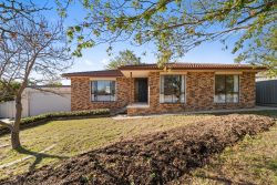 3 Macnamara Pl, Chisholm ACT 2905, Australia