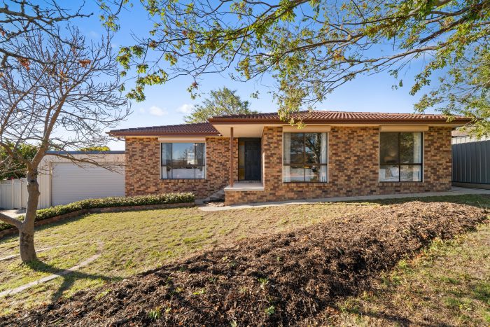 3 Macnamara Pl, Chisholm ACT 2905, Australia