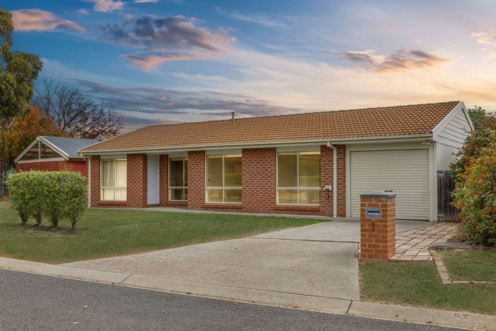 1 Merrett Gardens, Gordon ACT 2906, Australia