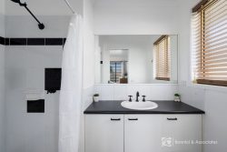 10 Nardoo Ct, Thurgoona NSW 2640, Australia