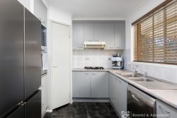 10 Nardoo Ct, Thurgoona NSW 2640, Australia