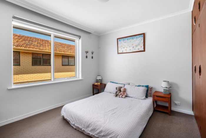 1 6/112 Normanby Ave, Thornbury VIC 3071, Australia