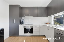 9 Oberon Ct, Dynnyrne TAS 7005, Australia