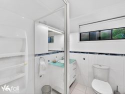 567 Oceana Dr, Howrah TAS 7018, Australia