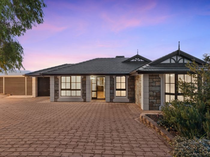 8 Pacific Cl, Seaford Rise SA 5169, Australia
