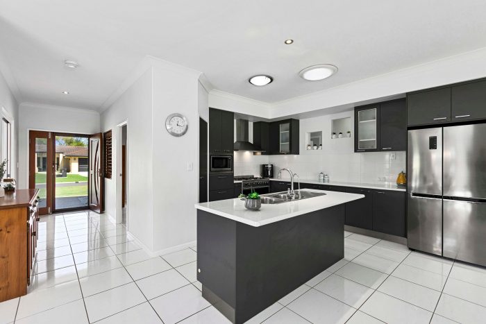 22 Pinehurst Dr, Wondunna QLD 4655, Australia