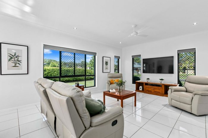 22 Pinehurst Dr, Wondunna QLD 4655, Australia