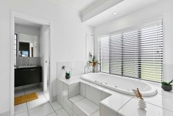22 Pinehurst Dr, Wondunna QLD 4655, Australia