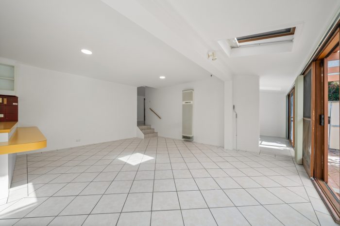 Unit 2/37 Pinkerton Cct, Kambah ACT 2902, Australia