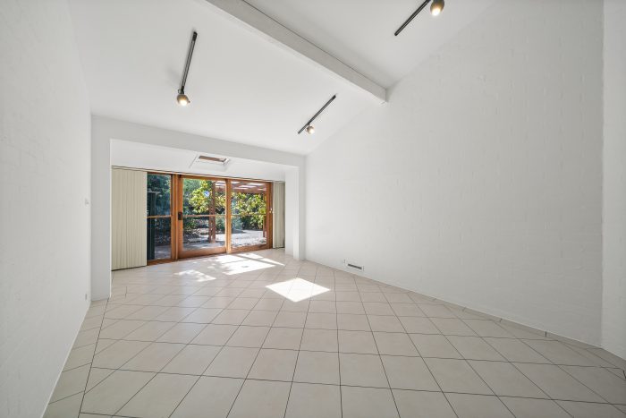 Unit 2/37 Pinkerton Cct, Kambah ACT 2902, Australia