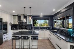 37 Platypus Rd, Berkeley Vale NSW 2261, Australia