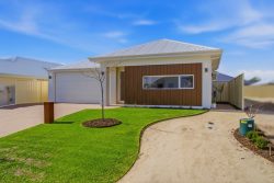 12 Sheshan Rd, Dunsborough WA 6281, Australia