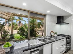 128 Illawarra Cres S, Ballajura WA 6066, Australia