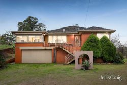 94 Queens Rd, Silvan VIC 3795, Australia