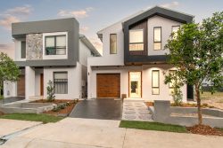 10 Raven Cct, Warriewood NSW 2102, Australia
