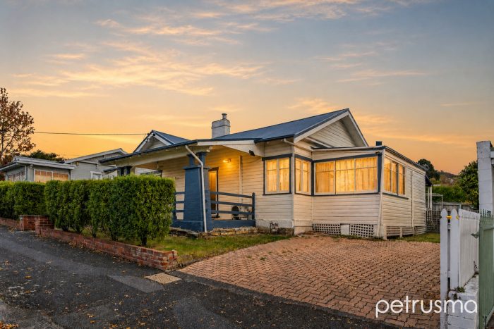 90 Regent St, Sandy Bay TAS 7005, Australia
