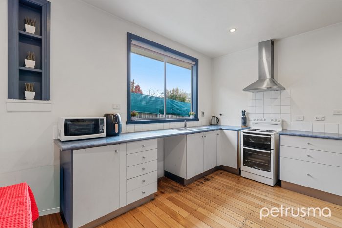 90 Regent St, Sandy Bay TAS 7005, Australia