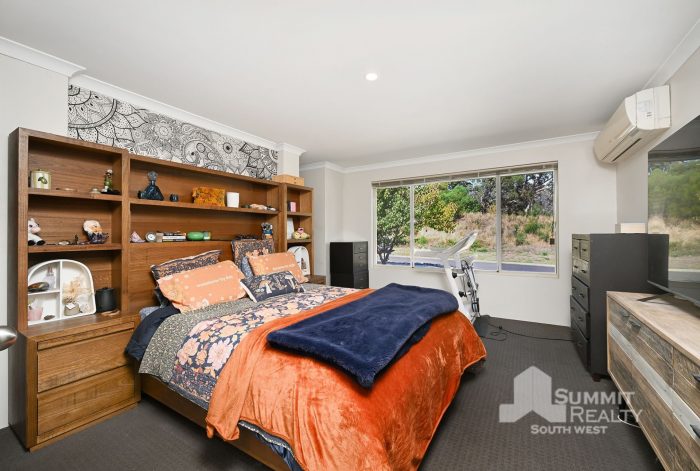 3 Sherwood Dr, Dalyellup WA 6230, Australia