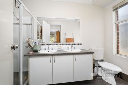 3 Sherwood Dr, Dalyellup WA 6230, Australia