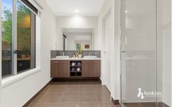 55 Sherwood Rd, Chirnside Park VIC 3116, Australia