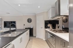 14 Skiptar Grove, Hilbert WA 6112, Australia