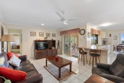 14 Kinross Cl, Banora Point NSW 2486, Australia