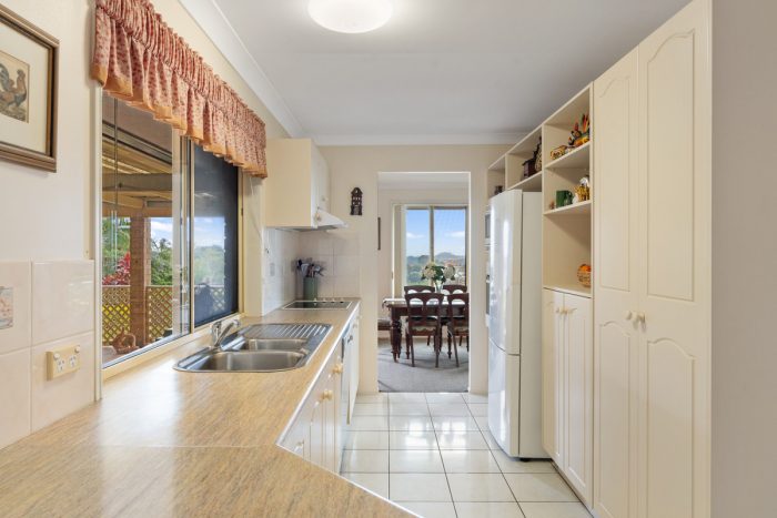 14 Kinross Cl, Banora Point NSW 2486, Australia