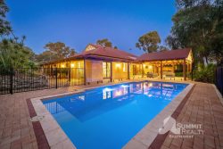 4 St Andrews Hill, Leschenault WA 6233, Australia
