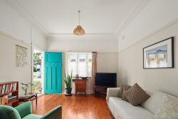 8 Station St E, Tempe NSW 2044, Australia