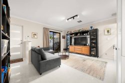 48A St Albans Rd, Nollamara WA 6061, Australia