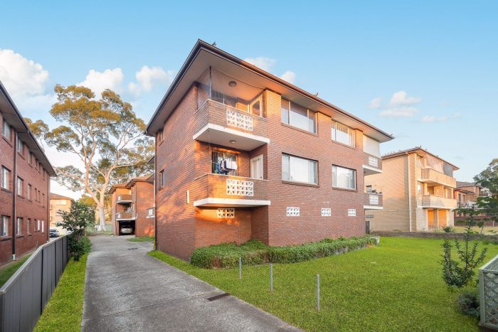 8/23 The Trongate, Granville NSW 2142, Australia