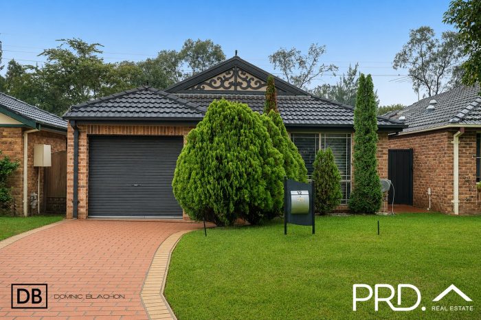 12 Torrens Ct, Wattle Grove NSW 2173, Australia