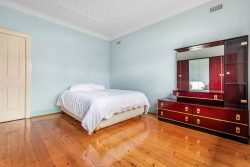 246 Victoria Rd, Thornbury VIC 3071, Australia
