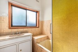 246 Victoria Rd, Thornbury VIC 3071, Australia