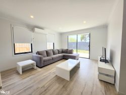 Unit 2/28 Villeneuve St, Campania TAS 7026, Australia