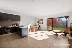 Unit 1/104 William St, St Albans VIC 3021, Australia