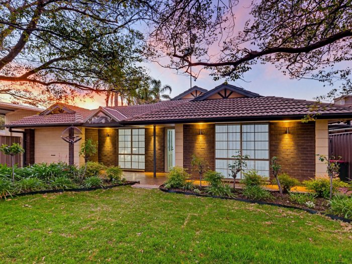 2 Worcester Ct, Seaford Rise SA 5169, Australia