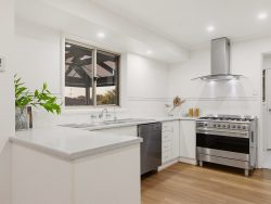 2 Worcester Ct, Seaford Rise SA 5169, Australia