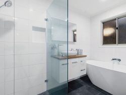 2 Worcester Ct, Seaford Rise SA 5169, Australia