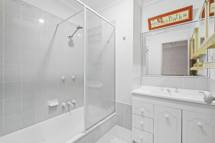 Unit 7/1A Davison St, Crestwood NSW 2620, Australia